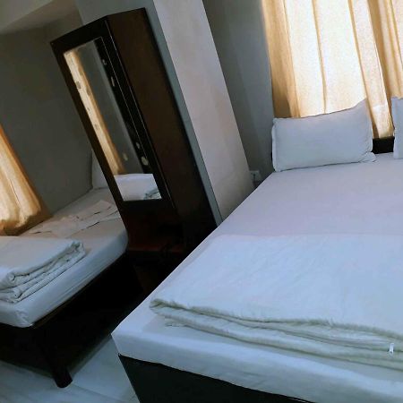 Hotel Holiday Inn Mumbai  Buitenkant foto