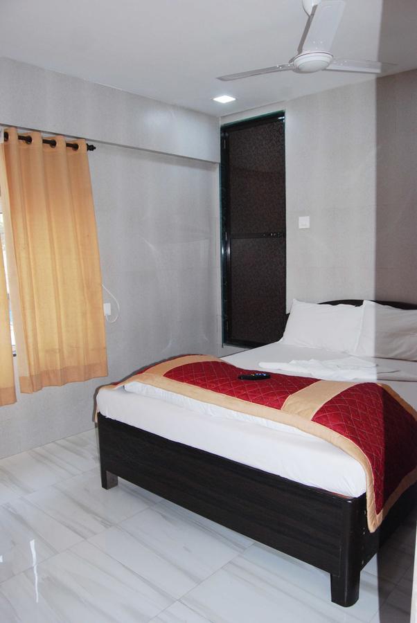Hotel Holiday Inn Mumbai  Buitenkant foto