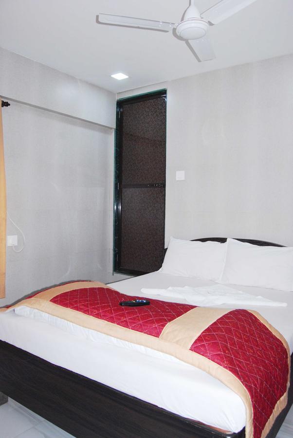 Hotel Holiday Inn Mumbai  Buitenkant foto