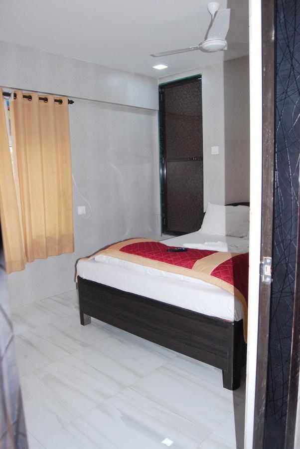 Hotel Holiday Inn Mumbai  Buitenkant foto