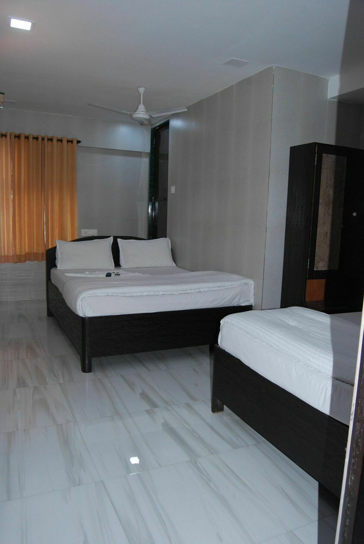 Hotel Holiday Inn Mumbai  Buitenkant foto