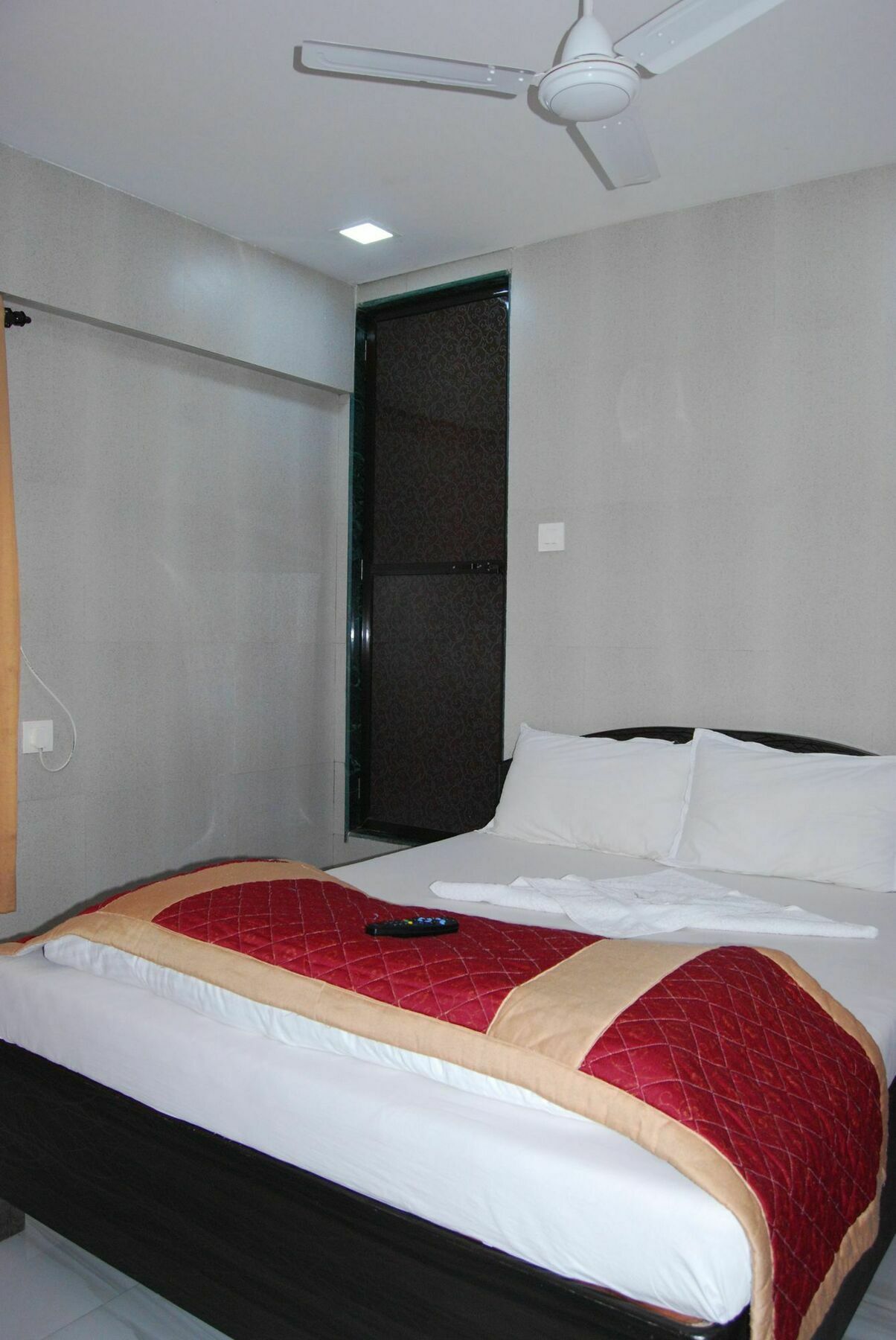 Hotel Holiday Inn Mumbai  Buitenkant foto