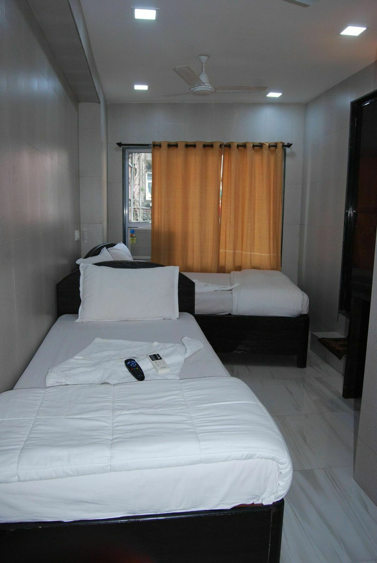 Hotel Holiday Inn Mumbai  Buitenkant foto