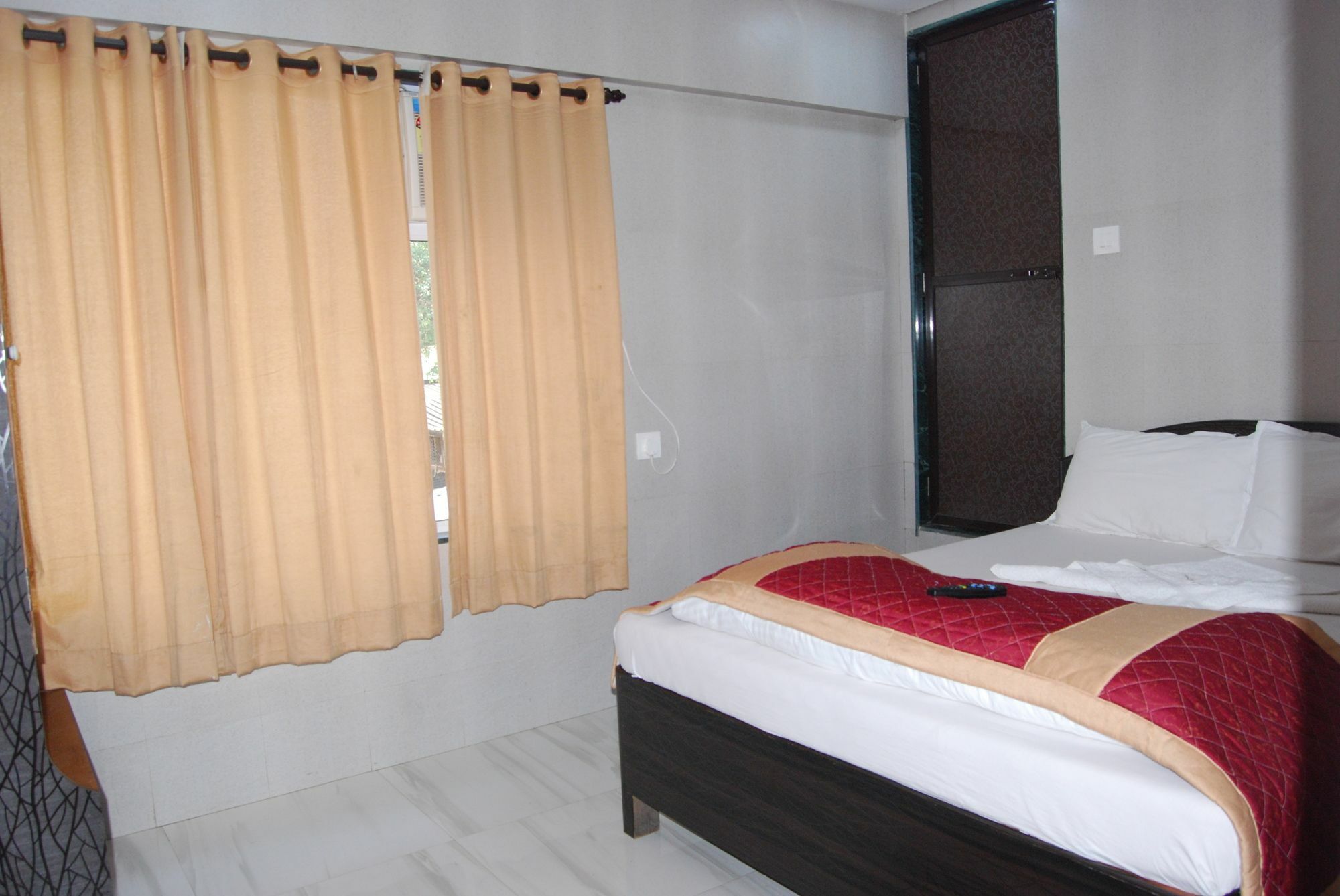 Hotel Holiday Inn Mumbai  Buitenkant foto