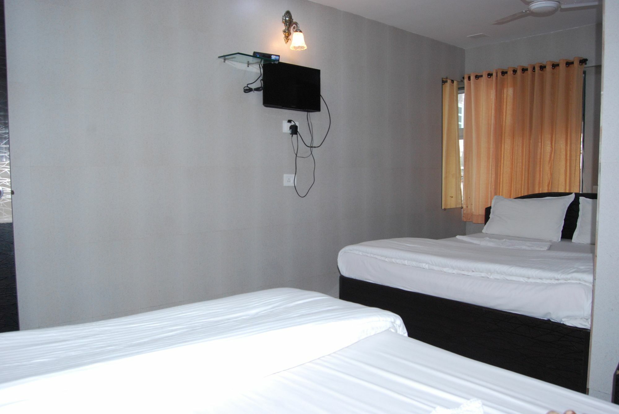 Hotel Holiday Inn Mumbai  Buitenkant foto