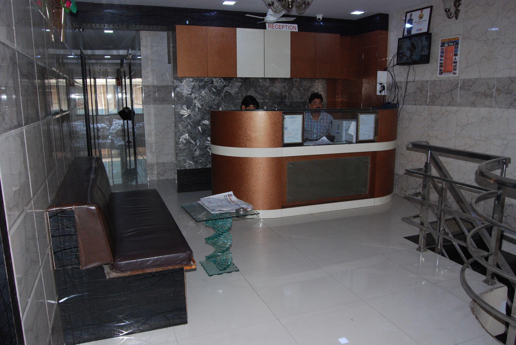 Hotel Holiday Inn Mumbai  Buitenkant foto