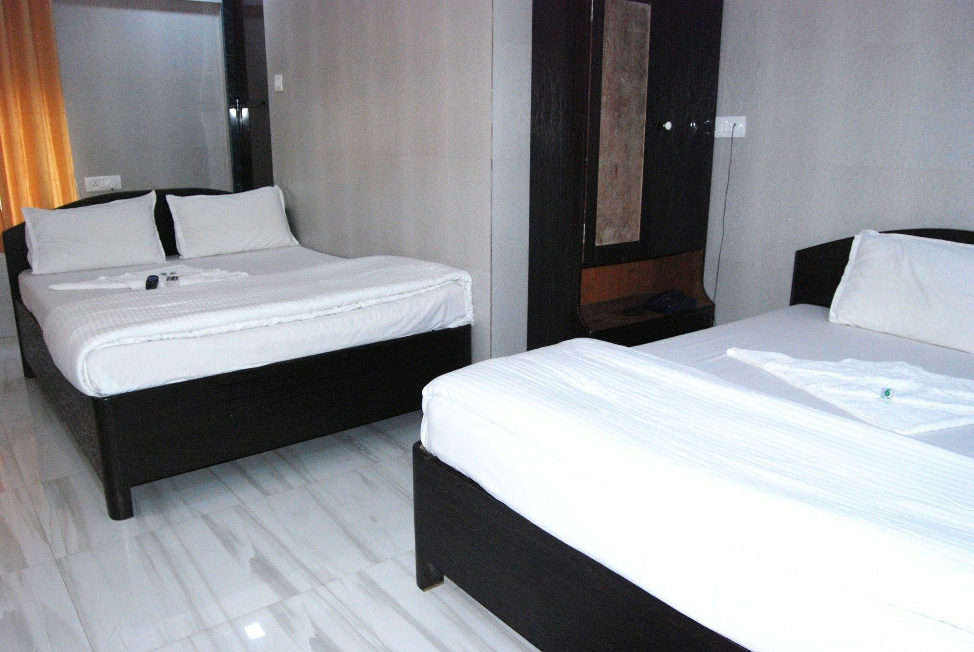 Hotel Holiday Inn Mumbai  Buitenkant foto